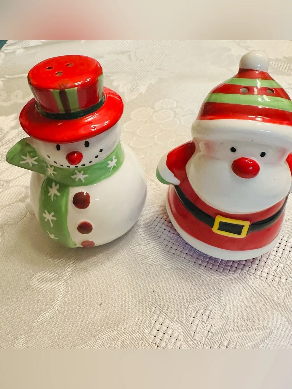 Vintage Essex Mfg. Inc. Santa & Snowman Christmas Salt & Pepper Shakers Set